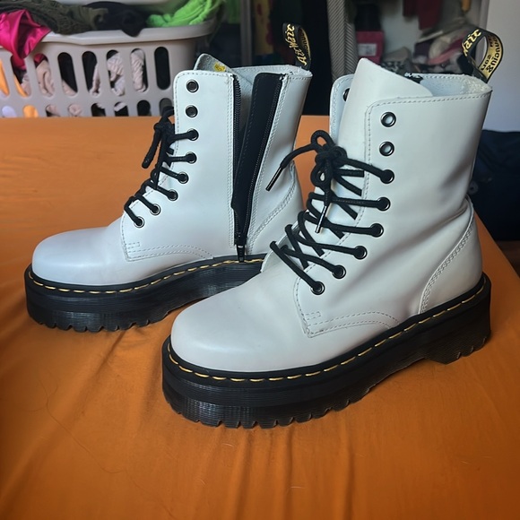 Dr. Martens Shoes - Dr. Martens White Jadon Combat Boots Size 7 - Like New